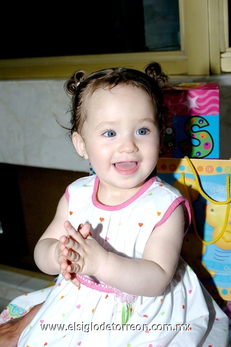 27022009 Regina Pedroza Luevanos, fue festejada por cumplir su primer año de vida.