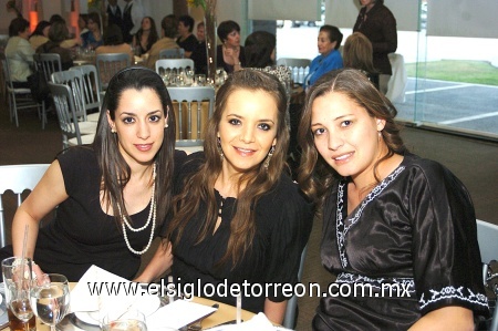 02032009 Daniela, Marisú y Susana.