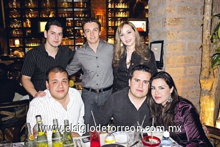 Carlos Pacheco, Carlos Del Río, Vanessa Meraz, Fernando Olavide, Fernando Martínez y Rosy Ramos.