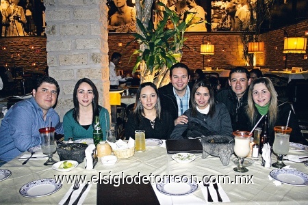 Jorge Mares, Paola Luna, Ale Villarreal, Estefanía Ruelas, Oliver García, Lorena Samia y Dante Delgado.
