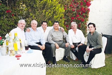 Miguel Elizondo, Juan Cedillo, Francisco Cedillo, Ricardo Molina, Arnulfo Elizondo y Tavo de los Santos.