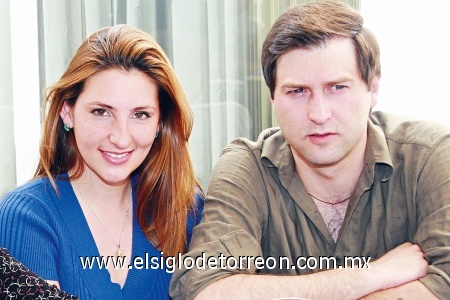 Carolina Alanis y Omar Viramontes.