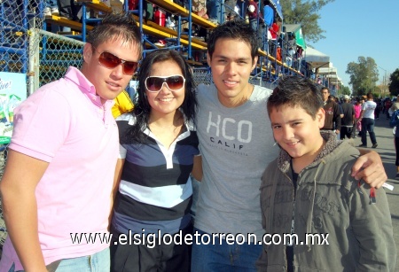05032009 Arturo Mata, Eunice de la Rosa, Sergio Wong y Raúl Robles.
