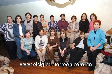 05032009 Socias del Club de Jardinería Margarita, tuvieron su junta y con ella una plática.