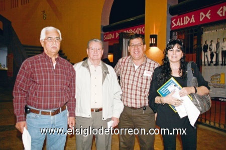 Ernesto Ramírez, Raúl Fernández, Salvador Campa e Irma Fernández.
