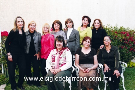 Integrantes del club de Jardinería Cassandra se reunieron a convivir como cada semana.