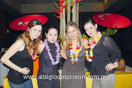 Viridiana Reyes de Tueme, Carolina Cueto de Gaucin, Lorena de Ayala y Diana de Corral.