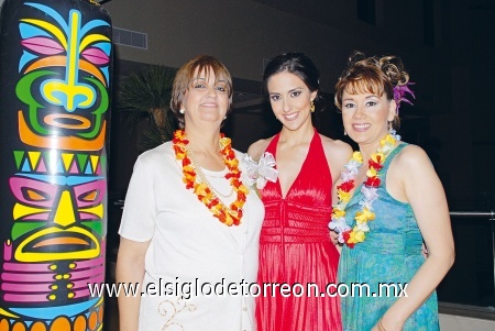 Leticia de Galván, Leticia Beatriz Galván y Coty de Mery.