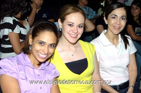 31032009 Sofía Ceniceros, Milagros García y Gabriela Fernández.