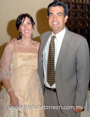 01042009 Alina Sáenz y Alejandro Sáenz, presentes en el evento.