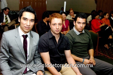 29032009 Arturo Braña, Cristopher Viesca y Jorge Ornelas participaron en el concurso de oratoria Toast Master Internacional.
