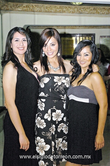 29032009 Dianey Echevarría, Saraí Aldape y Rozz González.