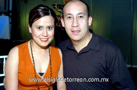 08042009 Rommel Cárdenas y Azucena Martínez.