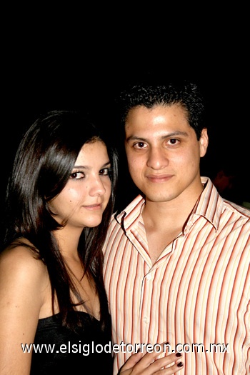 12042009 Yuridia Aguayo Montero y Anuar Sánchez Santacruz estuvieron presentes en reciente festejo de cumpleaños.