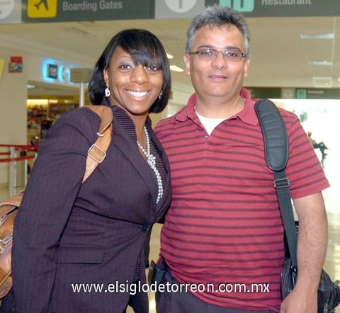 16042009 Nicole Wright y Javier Ortega llegaron de Ciudad Juárez.