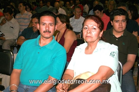 18042009 Raúl Pérez Moreno y Guadalupe Moreno.