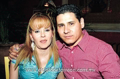 19042009 Elizabeth Guerrero y Antonio Flores.