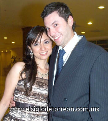 21042009 Ariana Cabral López y Roberto García Leal.