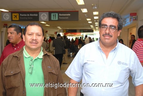 27042009 Mauricio Alvarado y René Marquez se fueron en plan de trabajo al Distrito Federal.