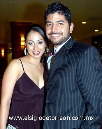 28042009 Gaby de García y Mauricio García.