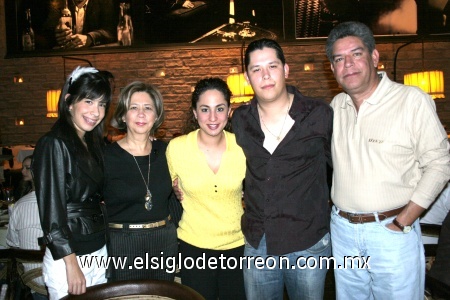 Samanta Moreno, Lolita de Moreno, Tania Mansur de Moreno, Ricardo Moreno y Ricardo Moreno.