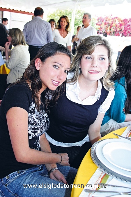 Ilse Vollbrechthausen y Alejandra Romero Attolini.