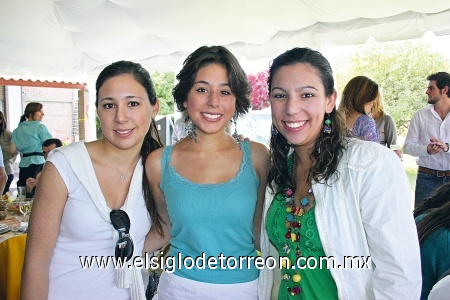 Mónica, María y Valeria Romero Attolini.