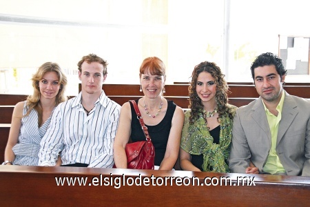 Priscila de la Fuente, Rayner Corneil, Ruth de la Fuente, Valeria Escamilla y Ricardo Bazán.