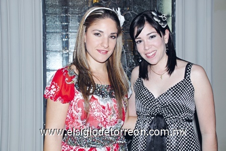 Alejandra de Vargas y Marcela Saucedo.