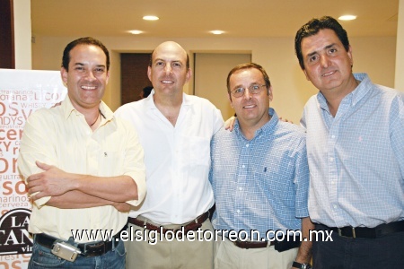 Deleitando al paladar
Javier, Enrique, Javier y Antonio.