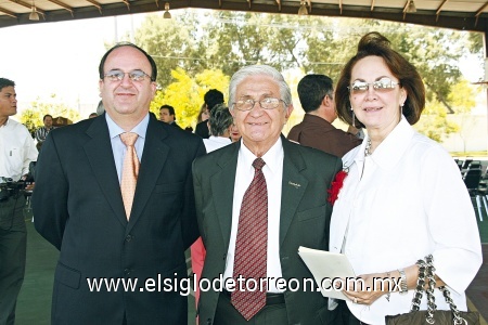 Felices 35 La Salle Laguna
Hno. Luis Arturo Dávila de León, México, Nte.; Hno. Rubén Sámano y Yeye Romo.