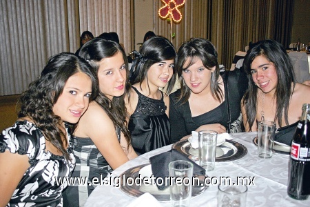 Paola Venegas, Fer Mijares, Maryfer Galvany, Sofía Gutiérrez y Angélica Amezcua.