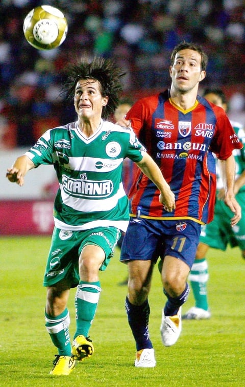 El juego terminó con una bronca entre jugadores de ambos equipos, principalmente de Santos Laguna que sólo así pudo expiar la impotencia de quedar fuera de la justa de la zona.