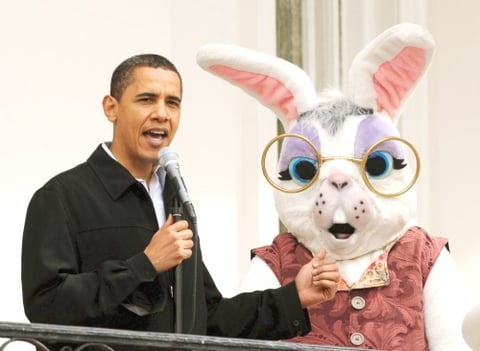 El presidente de Estados Unidos, Barack Obama, y su familia participaronen los festejos oficiales de Pascua en la Casa Blanca al inaugurar en sus jardines el tradicional festival infantil conocido como 'Easter Egg Roll'.