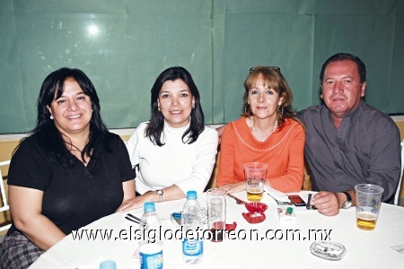 Alejandra Montalvo, Lucía López, Lupita Elizalde y Carlos Gamboa.