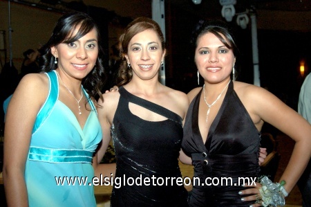 01042009 Daniela Valenzuela, Elizabeth Pérez y Laura Olguín.