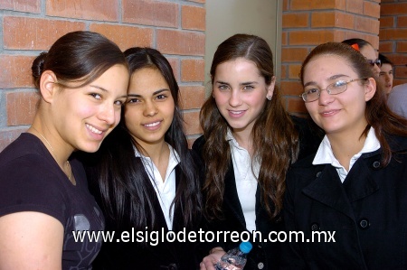 05042009 Cecy Oviedo, Carla González, Astrid Alghara y Olivia Islas.