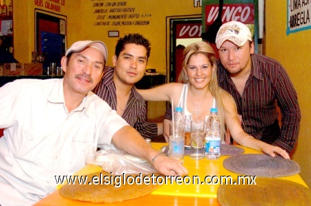05042009 Marco Galán, Óscar Corral, Fernanda González y Archu Carmona.