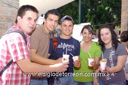 07042009 A saborear. Jorge Berlanga, Fernando Ramírez, Pedro F., Mary Carmen Milán e Ivonne Gutiérrez.