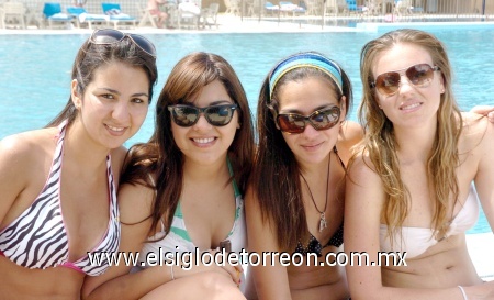 15042009 Lindas chicas. Tania Trasfí, Yolis Trasfí, Valeria Trasfí y Andrea Bracho.