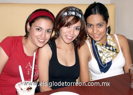 16042009 Carmen Martínez, Anabelly Chavero y Gisela Rodríguez.
