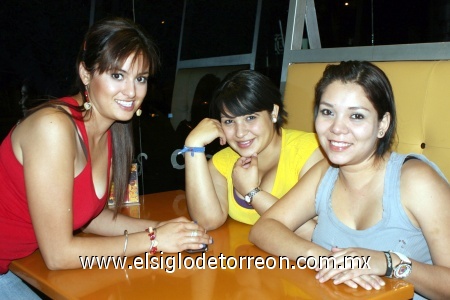 16042009 Fabiola Núñez, Saraí Villa y Lily Loera.