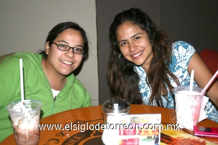 17042009 Alexa Guangorena y Lorena Ríos.
