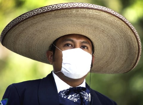 ¿Los mariachis callaron?.