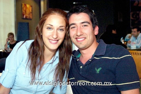 05052009 Jaqueline Shepard y Miguel Martínez.