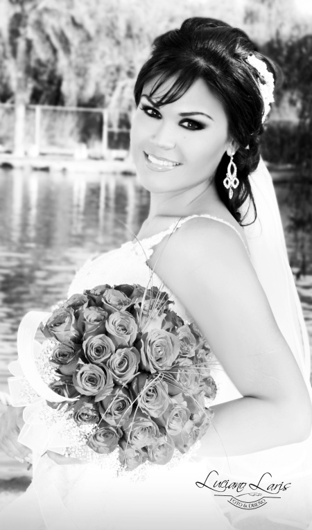 Srita. Claudia Guadalupe de León Briviescas el día de su boda con el Sr. Jorge Luis Chávez Arámbula.

Estudio Luciano Laris