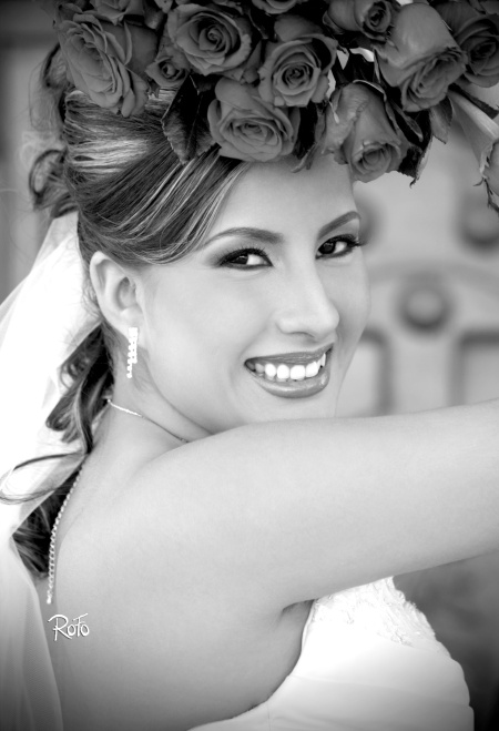 Srita. María de los Ángeles Esparza Vélez, el día de su boda con el Arq. Christian Orlando Fabela Ramírez.

Rofo Fotografía