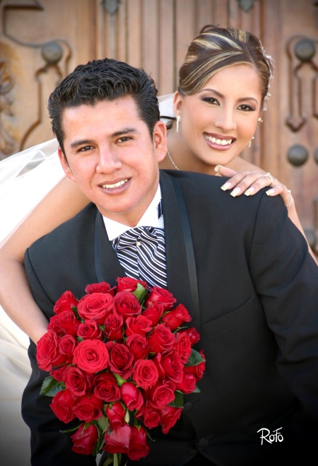 Arq. Christian Orlando Fabela Ramírez y Srita. María de los Ángeles Esparza Vélez unieron sus vidas en sagrado matrimonio en la parroquia del Centro Saulo el sábado 28 de marzo de 2009.

Rofo Fotografía