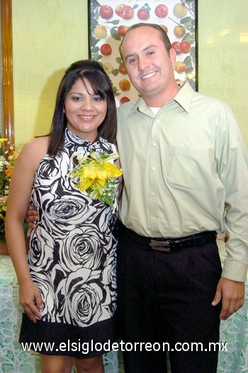 08052009 María Elena y su prometido Rogelio Rocha Collazo.