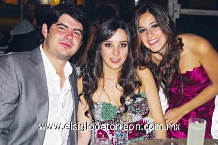 Carlos Cepeda, María Sofía Fernández y Paulina Madero.